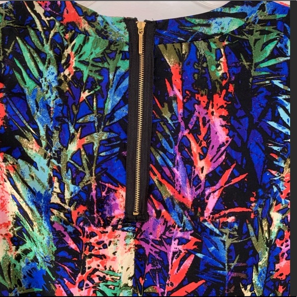 Abstract Floral Shift Dress - Picture 4 of 4